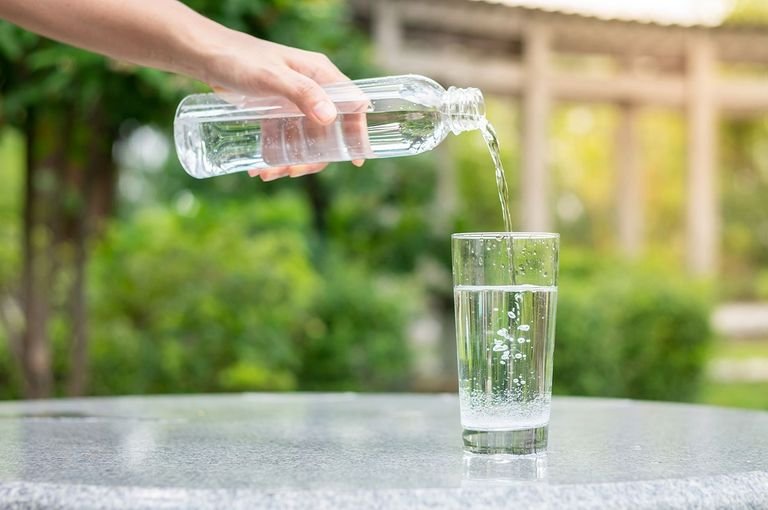 Wasser ist eine großartige Möglichkeit, Fett zu verbrennen.